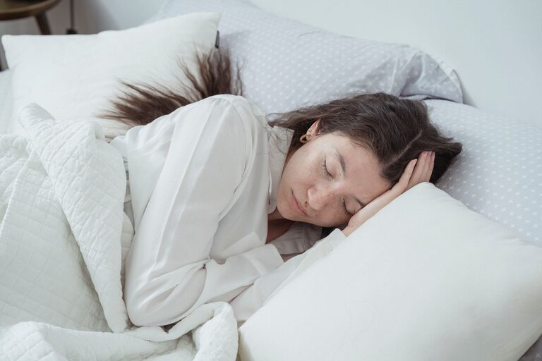 How to Choose the Right Pillow for Better Sleep Every Night